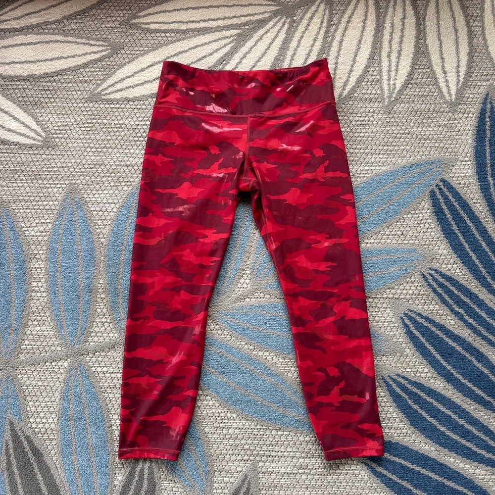 Athleta Women’s Elation Train High Rise Red Shimmer Camo 7/8 Leggings Size L‎